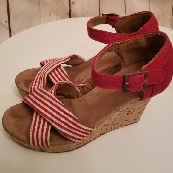 toms red sandals